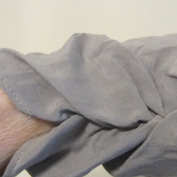 Jennifer Lopez - size med- gray- tapered 100% rayon pants - Picture 3 of 5